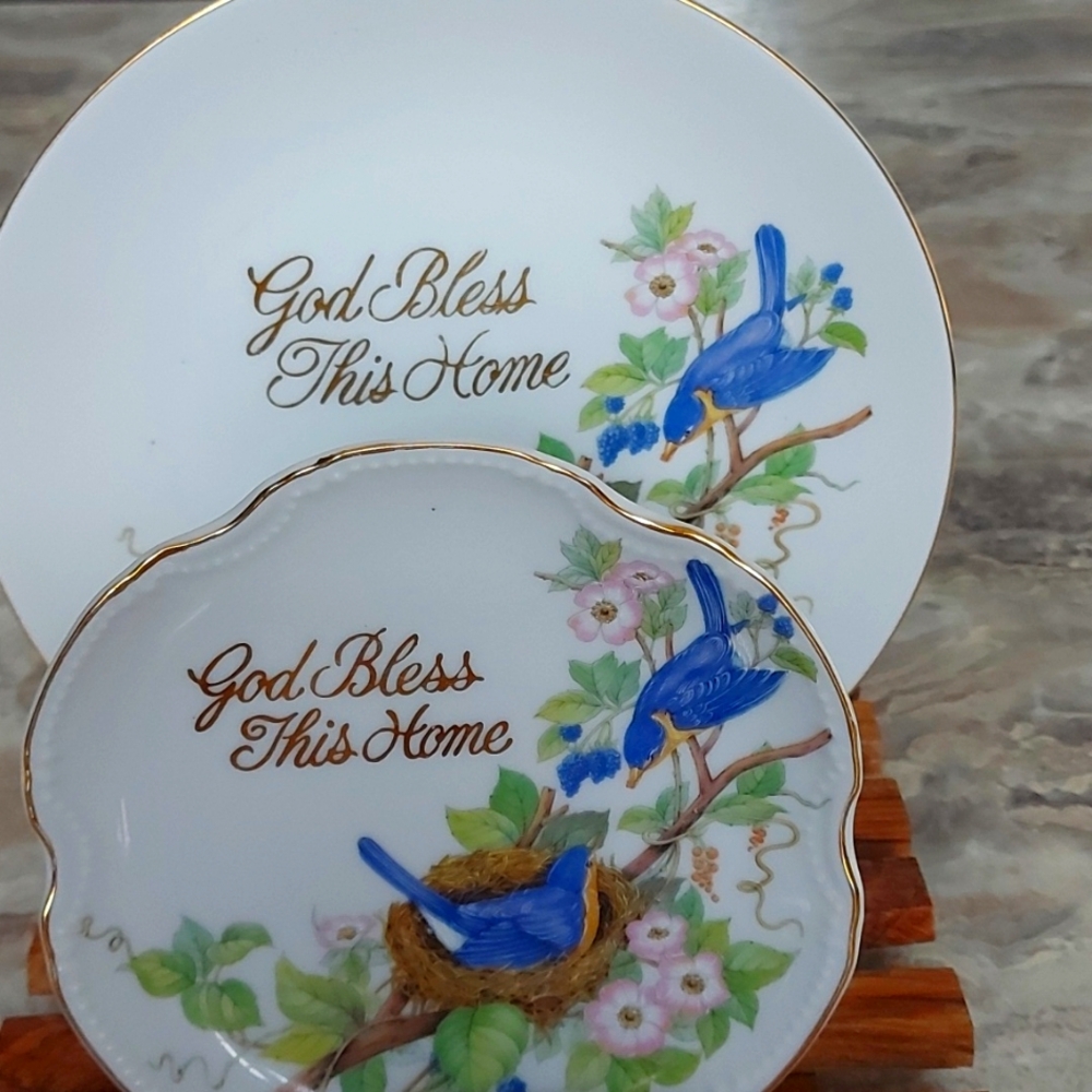 Fine chine decor plates
